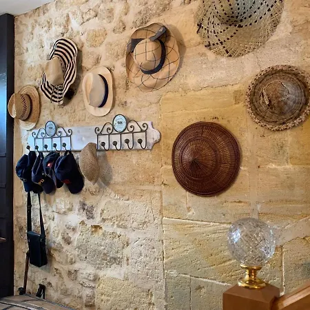 La Maison Du Bourg Proche St Emilion Bed and breakfast Puisseguin