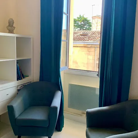 Bed & Breakfast La Maison Du Bourg Proche St Emilion 3*