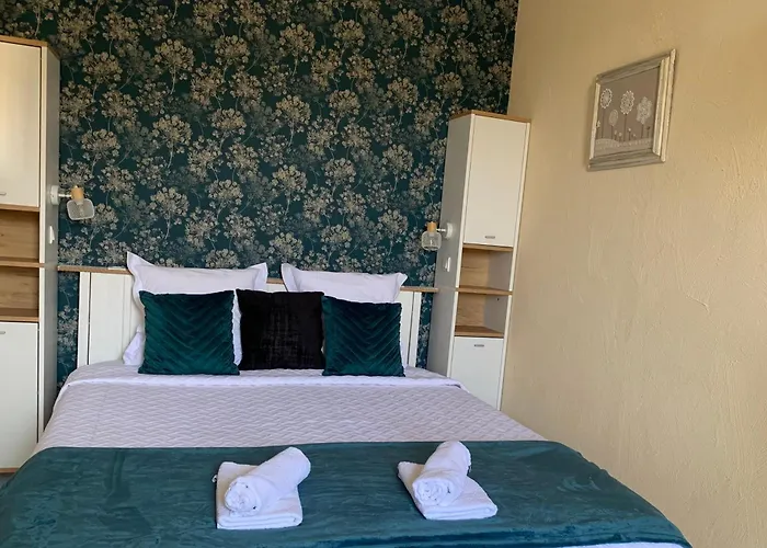 Bed & Breakfast La Maison Du Bourg Proche St Emilion Puisseguin